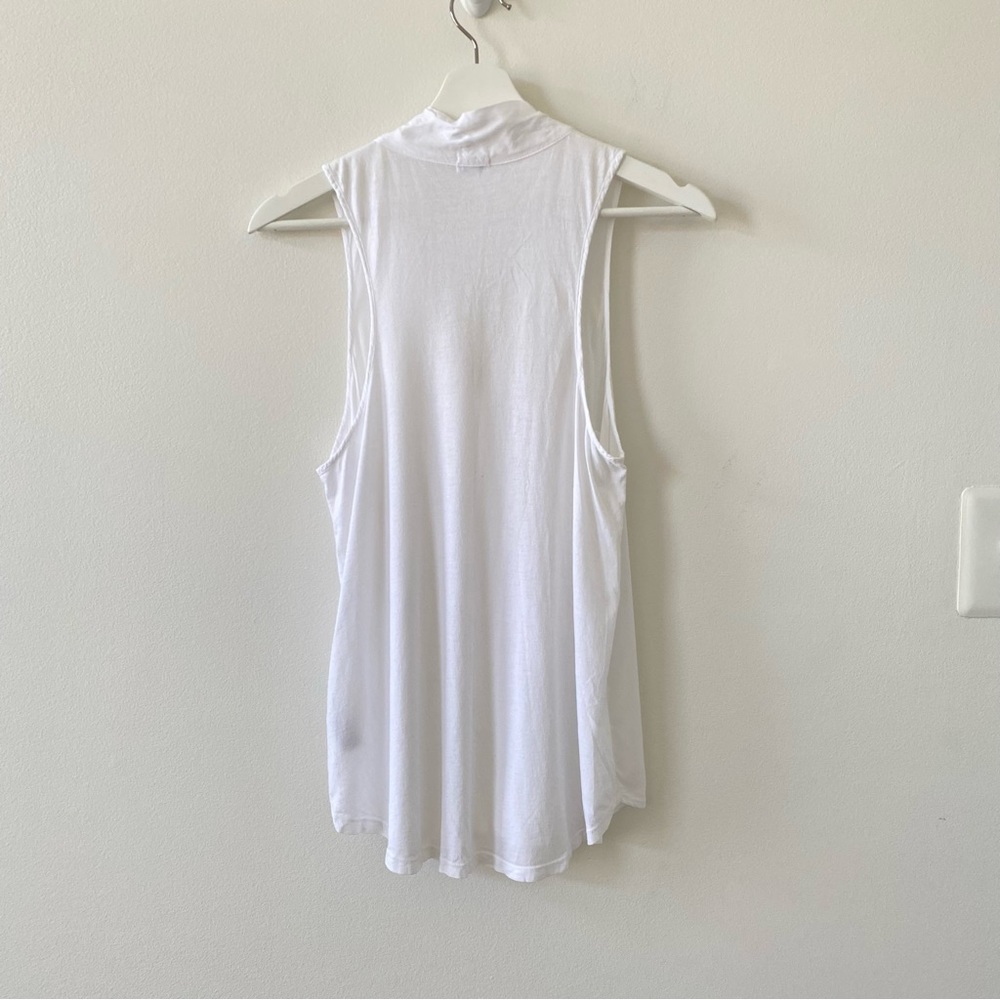 Splendid Women’s V-neck Sleeveless White Top - Picture 3 of 6